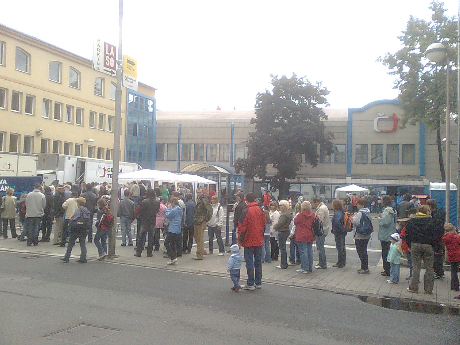 Čekací řada na Den otavřených dveří České televize